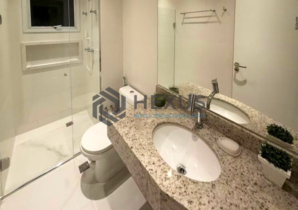 Foto 31 de Apartamento reformado com varanda gourmet e lazer na Praia da Enseada, Guaruja