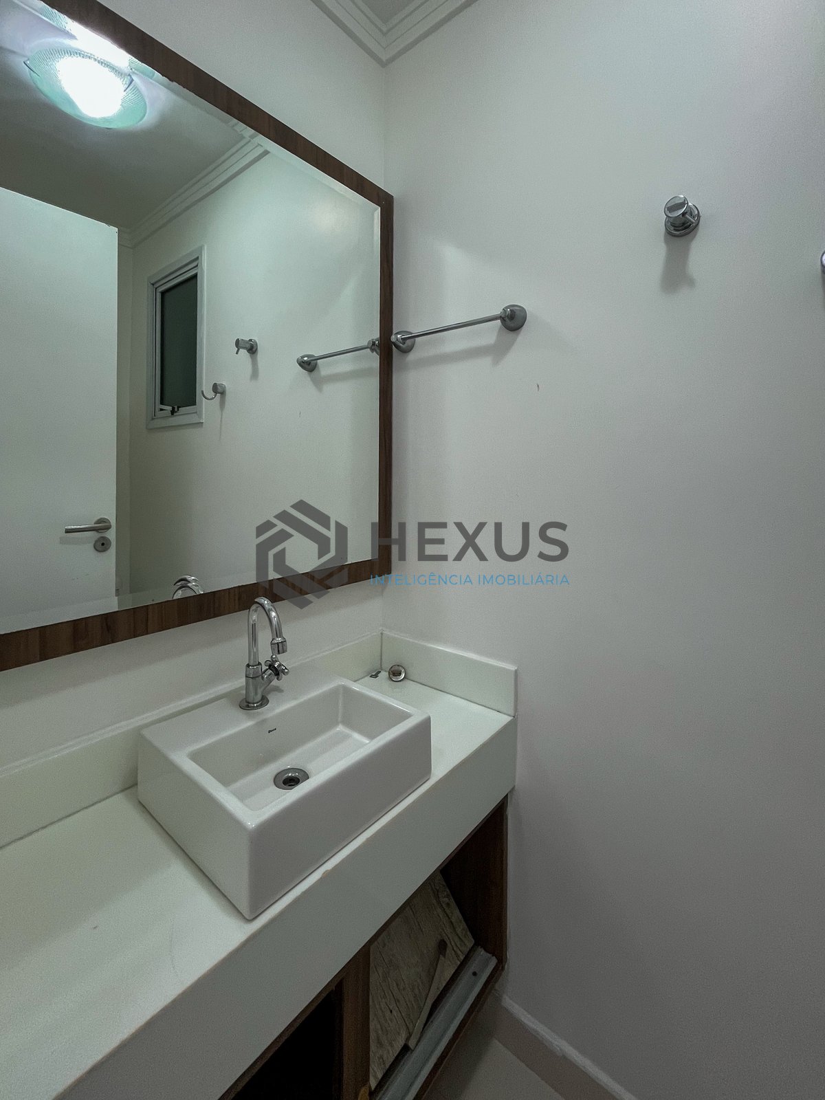Foto 17 de Apartamento varanda gourmet e lazer na região da Brunella na Praia da Enseada, Guaruja