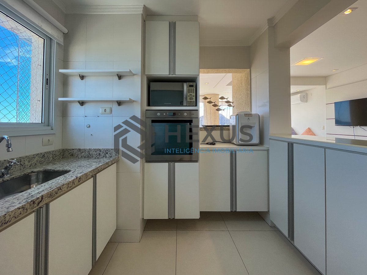 Foto 16 de Apartamento com varanda gourmet vista mar e lazer na Praia da Enseada, Guaruja