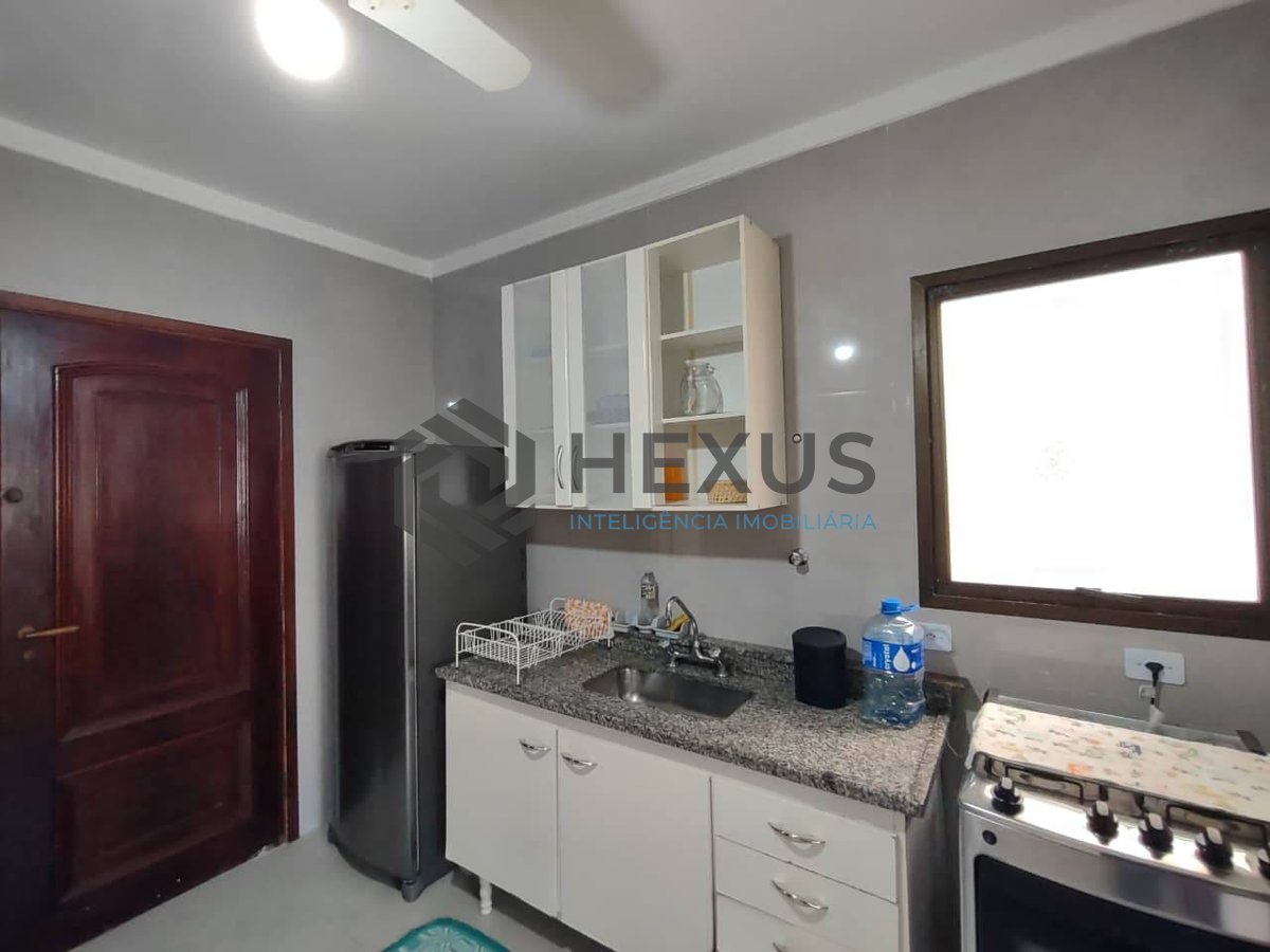 Foto 18 de Apartamento com varanda e lazer na Praia da Enseada, Guaruja