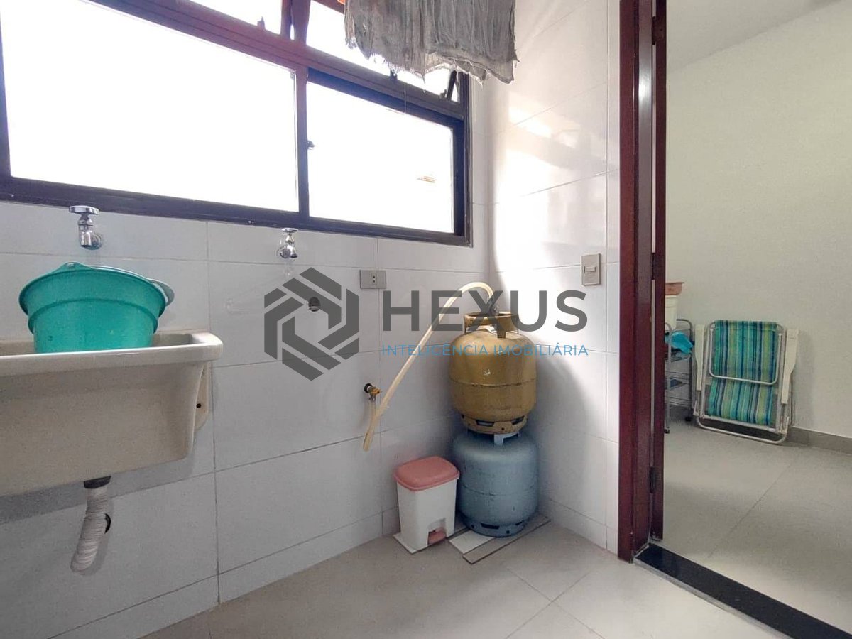 Foto 21 de Apartamento com varanda e lazer na Praia da Enseada, Guaruja