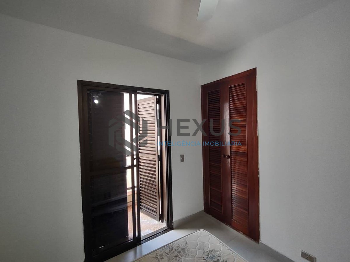 Foto 10 de Apartamento com varanda e lazer na Praia da Enseada, Guaruja