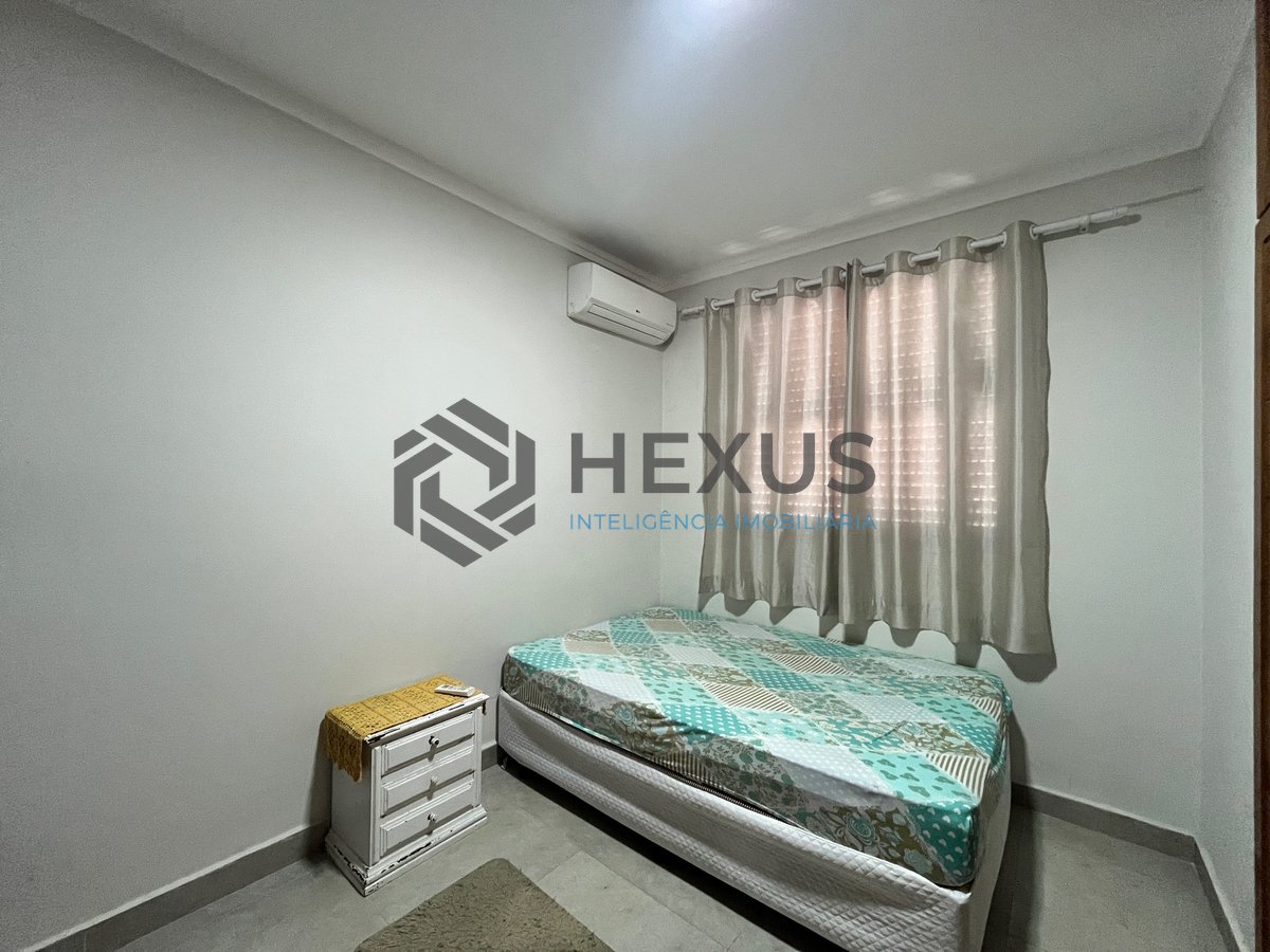 Foto 9 de Apartamento reformado com varanda na Praia das Pitangueiras, Guaruja