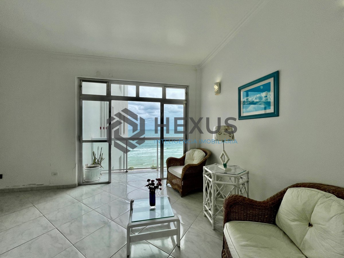 Foto 2 de Apartamento frente mar com varanda vista mar na Praia das Pitangueiras, Guaruja