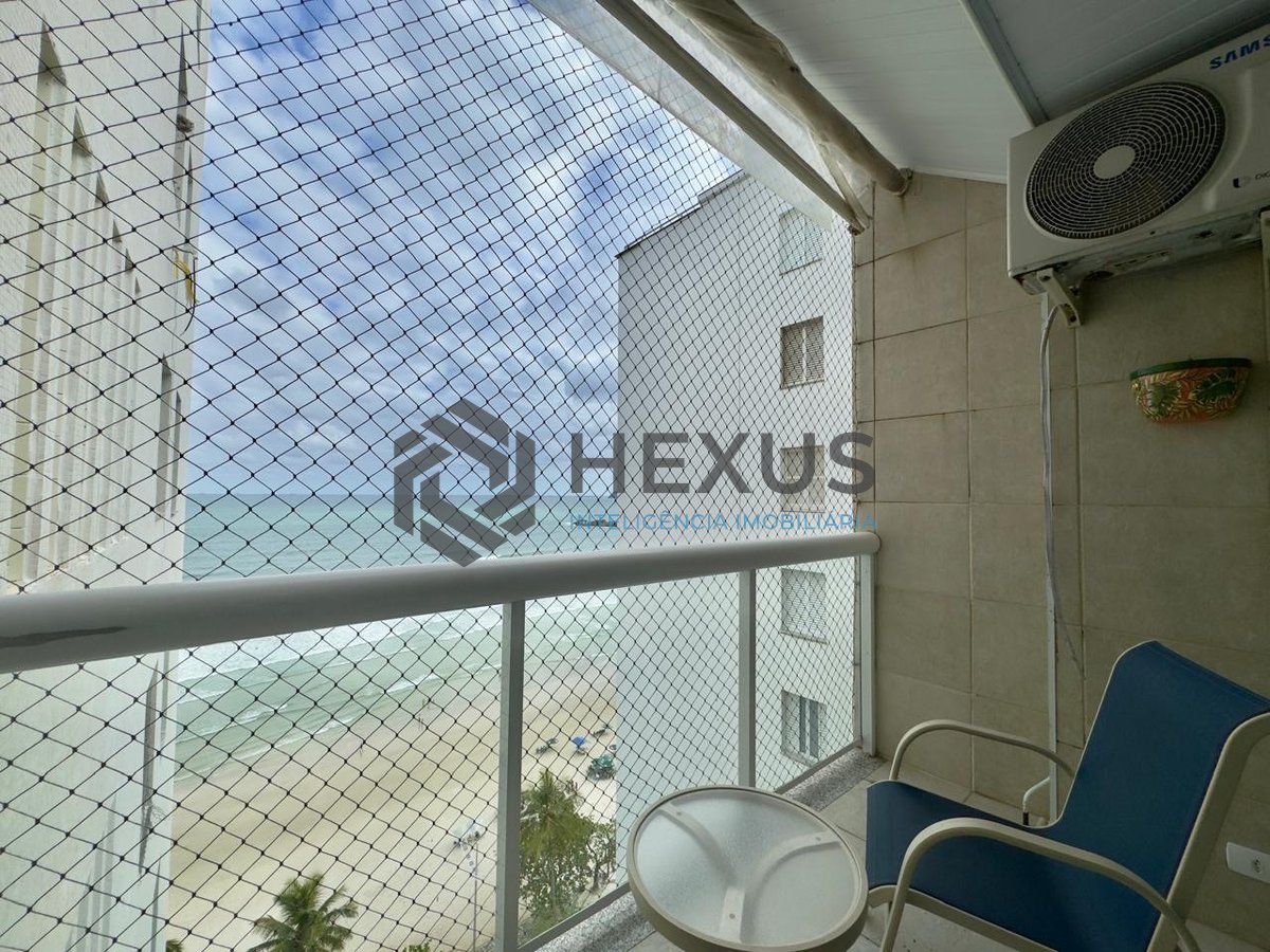 Foto 2 de Apartamento 

frente mar com varanda vista mar na Praia das Pitangueiras, Guaruja