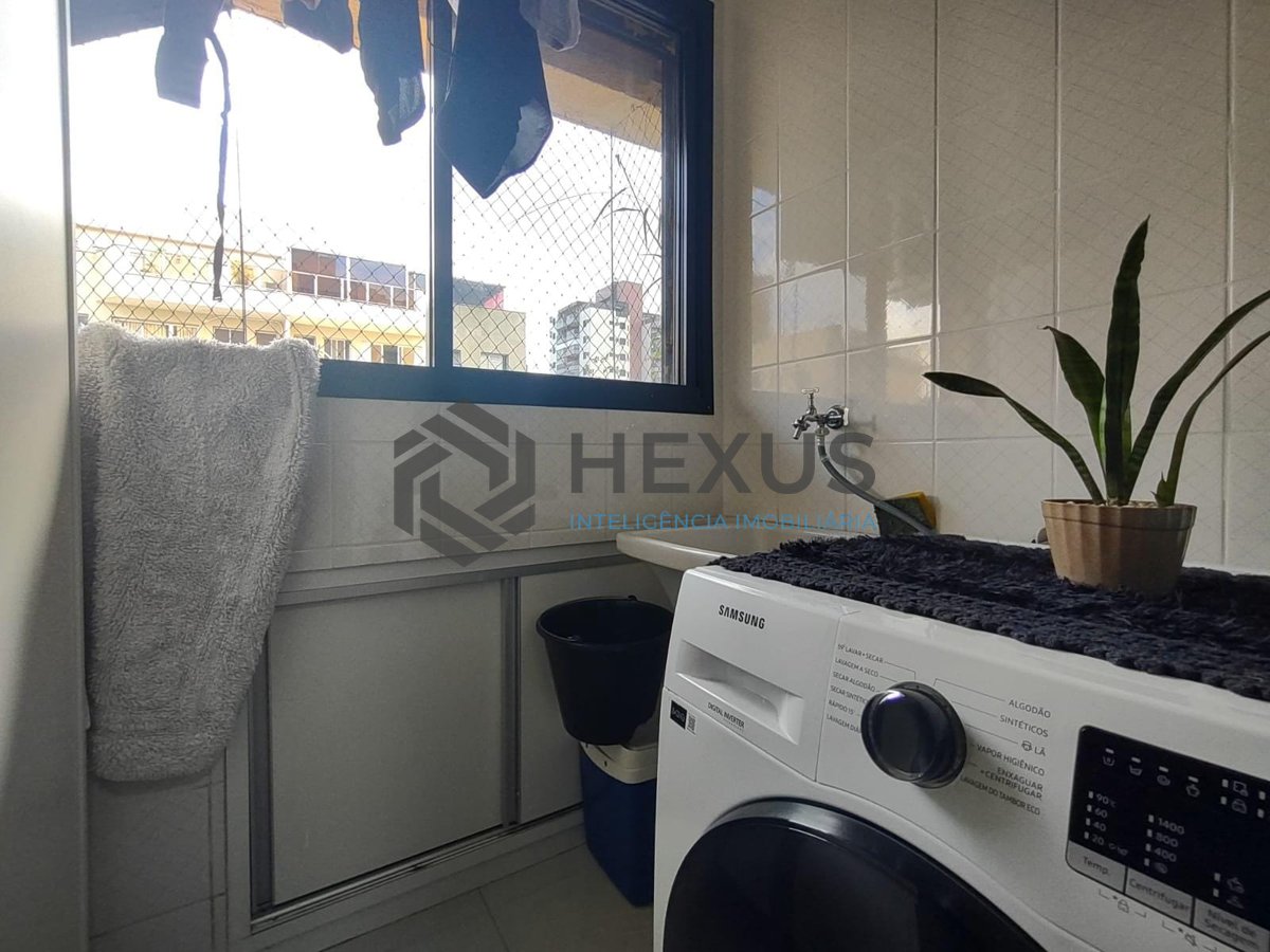 Foto 21 de Apartamento com varanda e lazer na Praia da Enseada, Guaruja