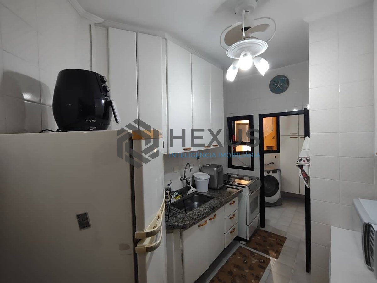Foto 14 de Apartamento com varanda e lazer na Praia da Enseada, Guaruja
