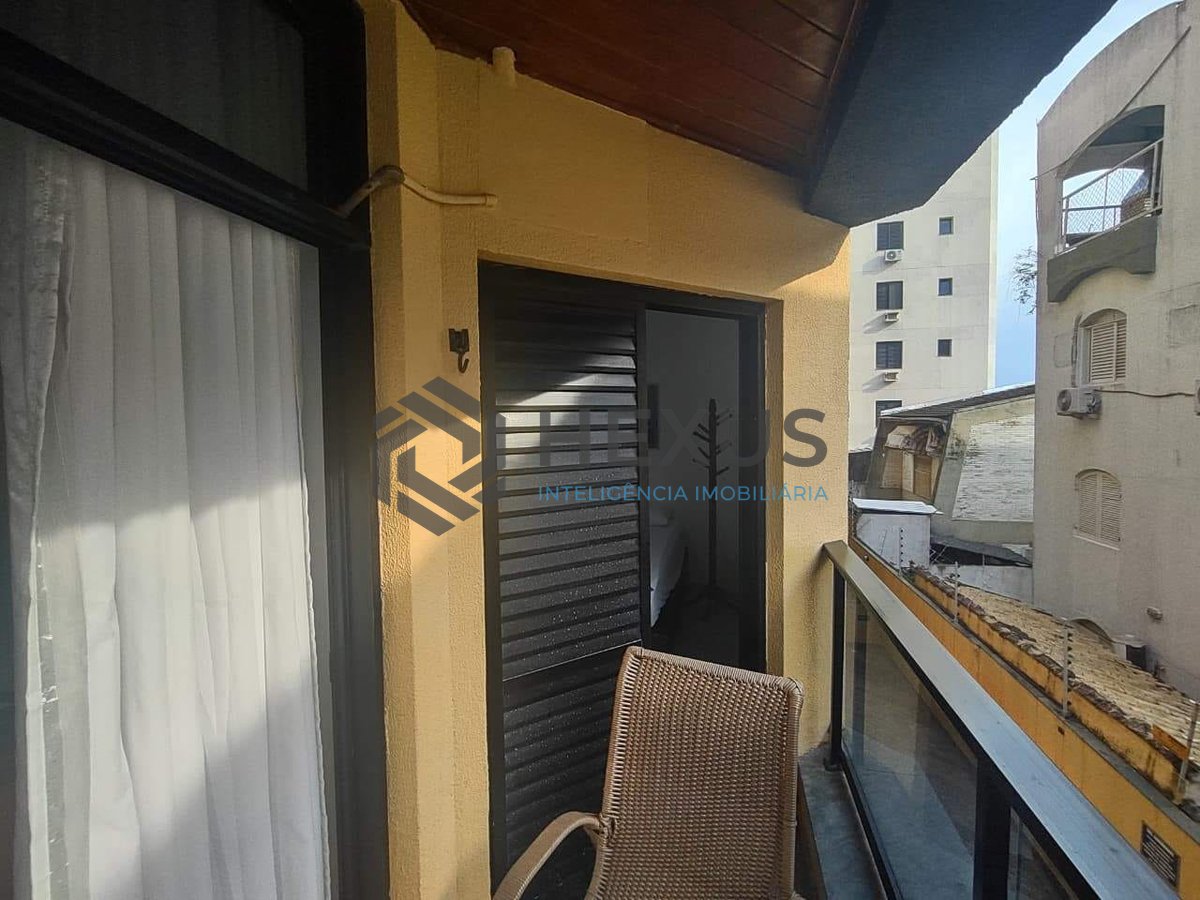 Foto 3 de Apartamento com varanda e lazer na Praia da Enseada, Guaruja