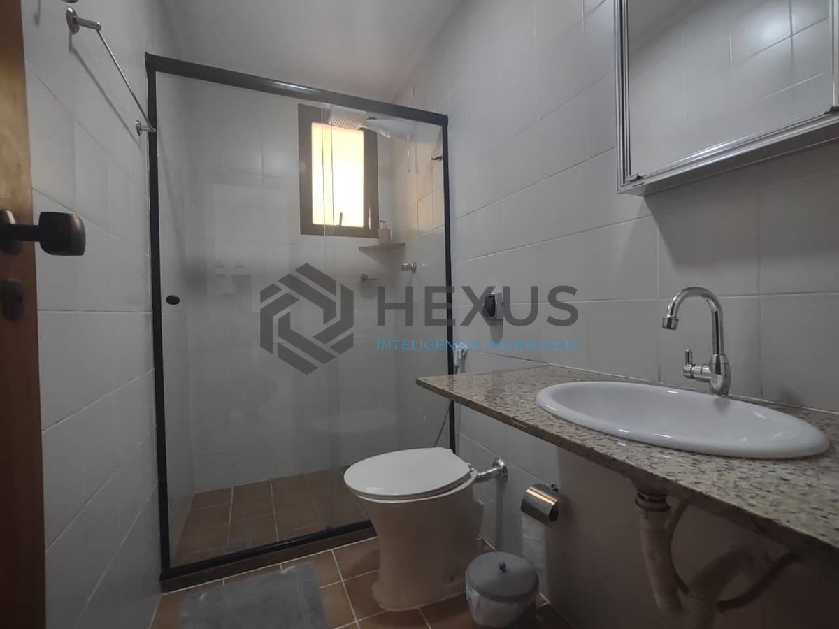Foto 10 de Apartamento com varanda e lazer na Praia da Enseada, Guaruja