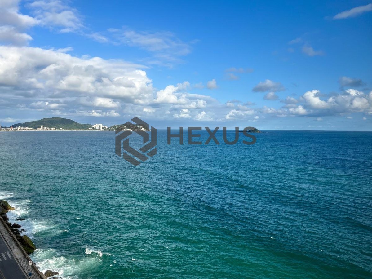 Foto 18 de Apartamento reformado frente mar na Praia das Pitangueiras, Guaruja