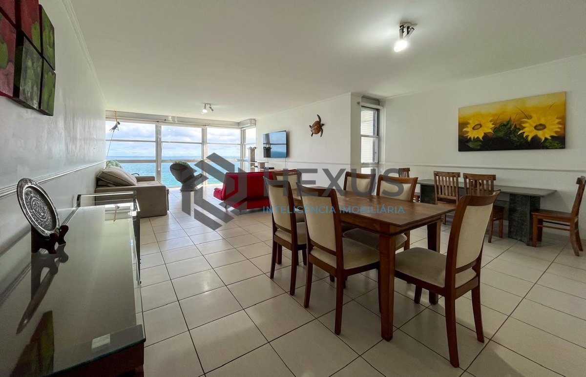 Foto 3 de Apartamento reformado frente mar na Praia das Pitangueiras, Guaruja