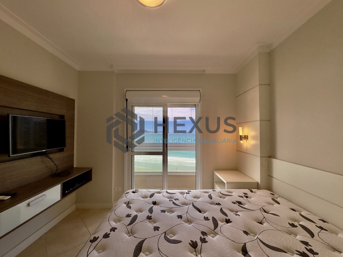 Foto 11 de Apartamento reformado frente mar com varanda gourmet vista mar e lazer na Praia das Asturias, Guaruja