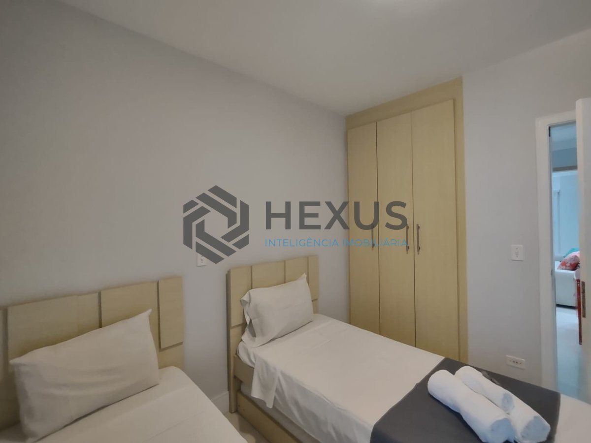 Foto 8 de Apartamento reformado com varanda gourmet e lazer na Praia da Enseada, Guaruja