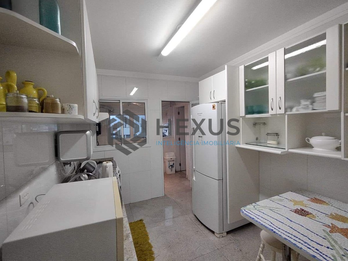 Foto 18 de Apartamento com varanda gourmet e lazer na Praia da Enseada, Guaruja