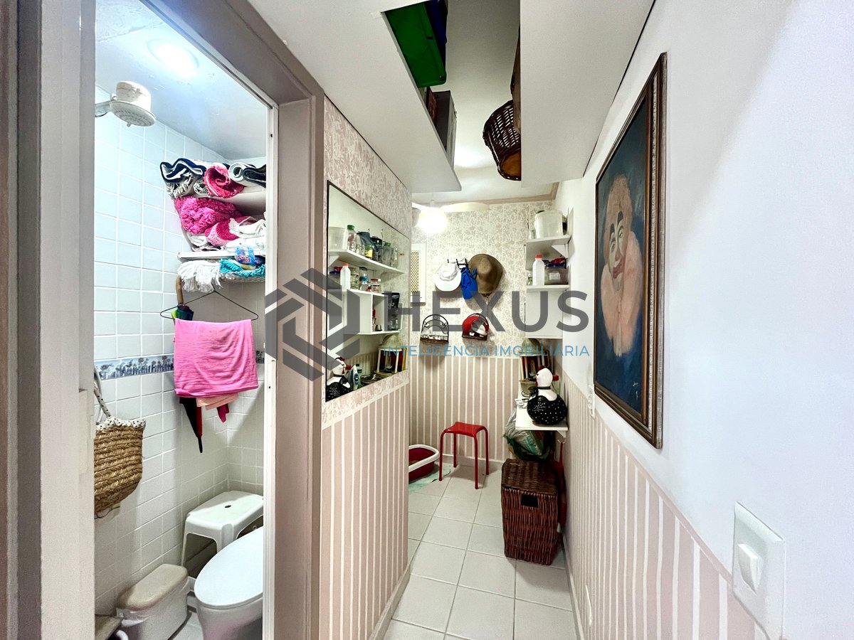 Foto 13 de Apartamento com varanda na Praia das Pitangueiras, Guaruja