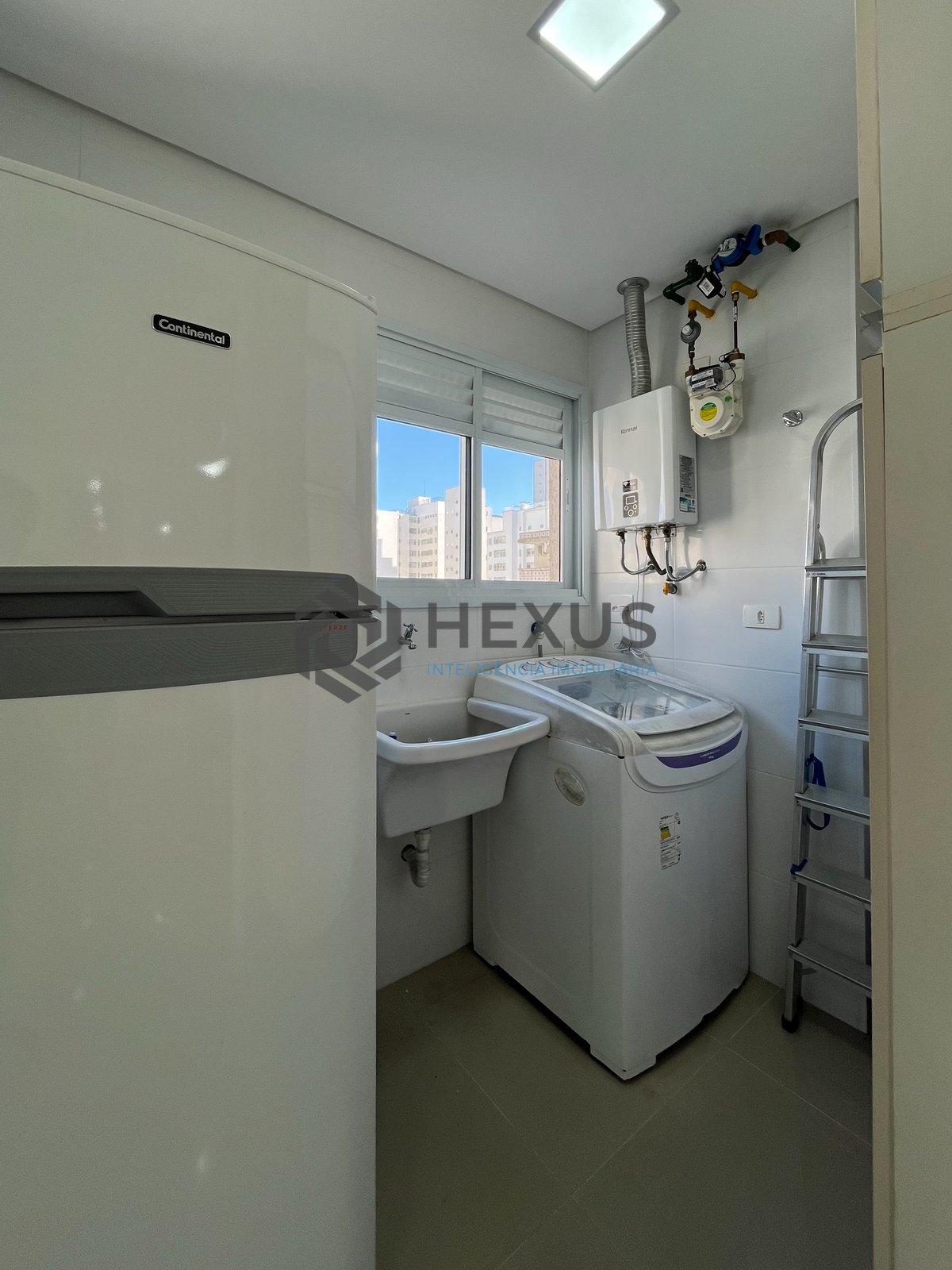 Foto 9 de Apartamento com varanda gourmet vista mar e lazer em prédio novo a uma quadra da Praia das Pitangueiras, Guaruja