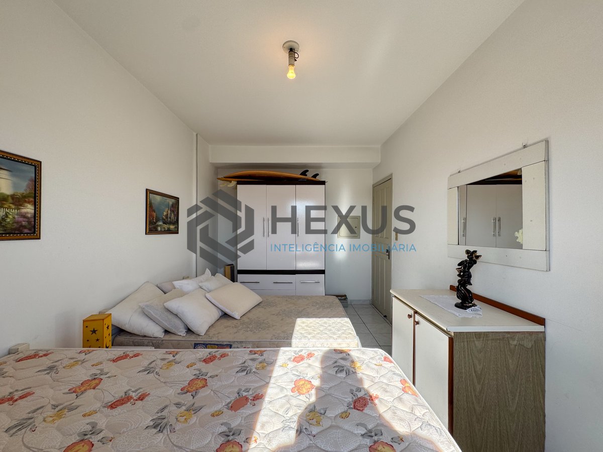 Foto 15 de Apartamento com varanda vista mar a 2 quadras da praia no Jardim Astúrias, Guarujá