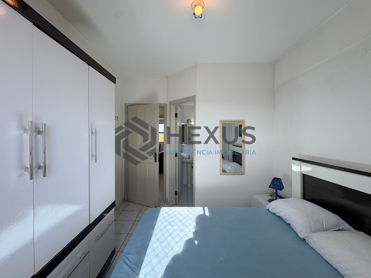 Foto 17 de Apartamento com varanda vista mar a 2 quadras da praia no Jardim Astúrias, Guarujá