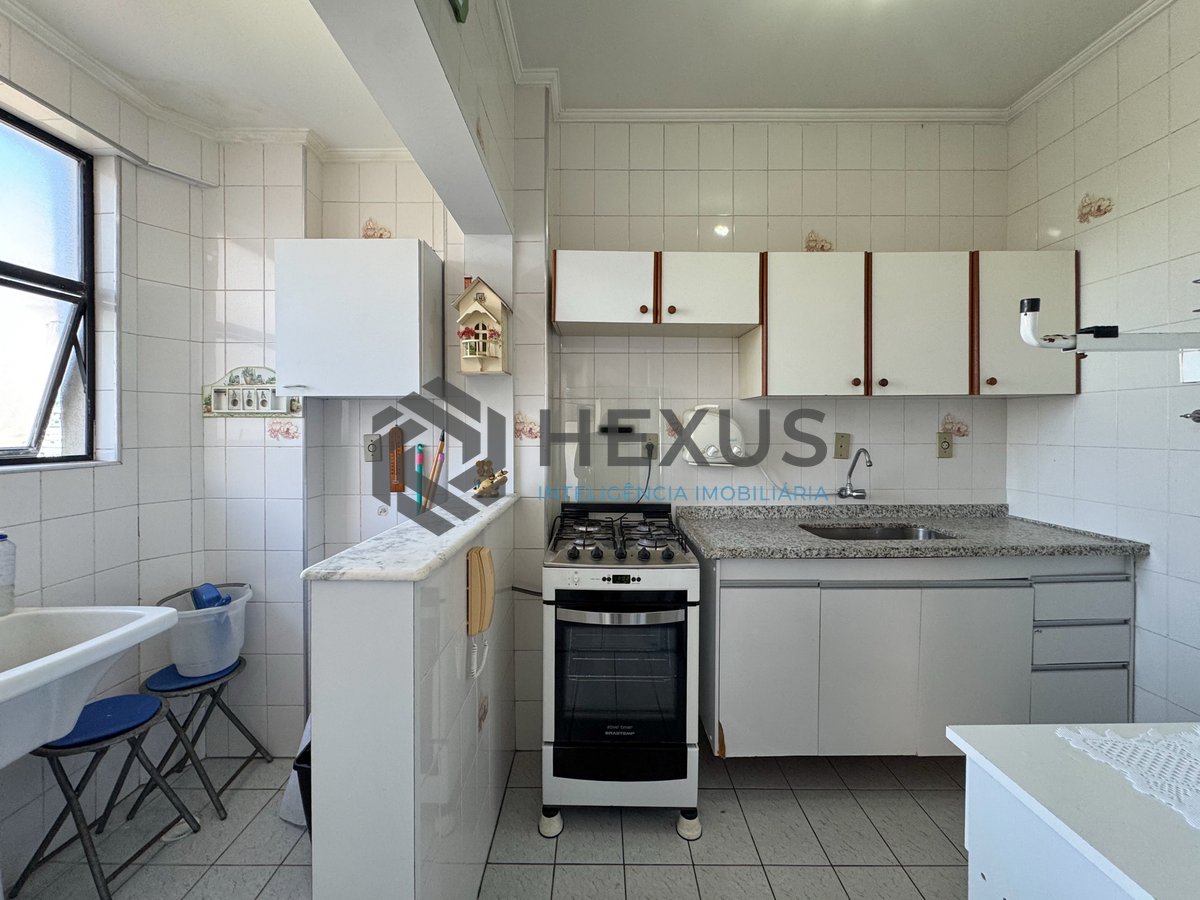 Foto 21 de Apartamento com varanda vista mar a 2 quadras da praia no Jardim Astúrias, Guarujá