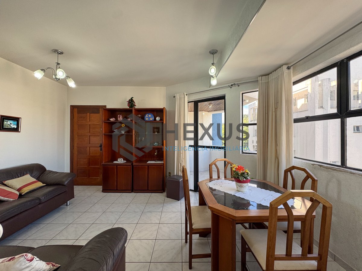 Foto 9 de Apartamento com varanda vista mar a 2 quadras da praia no Jardim Astúrias, Guarujá