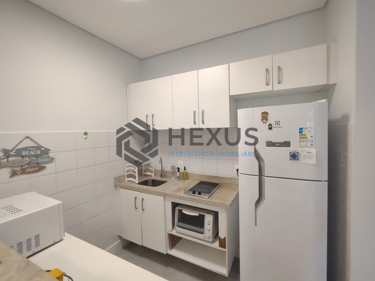 Foto 15 de Apartamento beira mar com varanda e lazer na Praia da Enseada, Guaruja