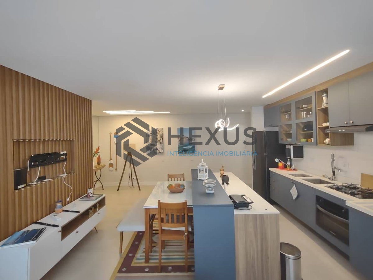 Foto 7 de Apartamento reformado com varanda gourmet e lazer na Praia da Enseada, Guaruja
