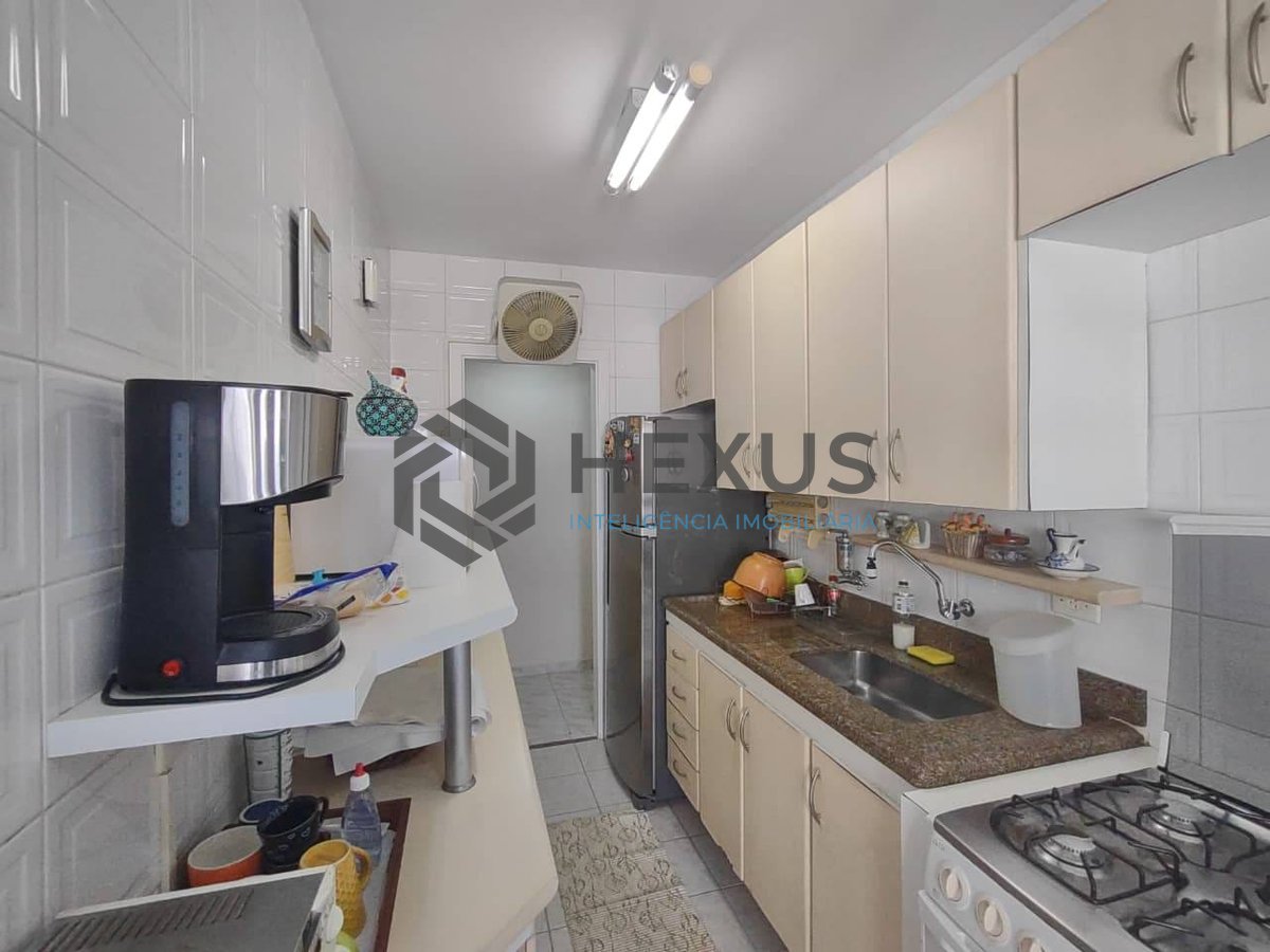 Foto 14 de Apartamento com varanda gourmet vista mar e lazer na Praia da Enseada, Guaruja