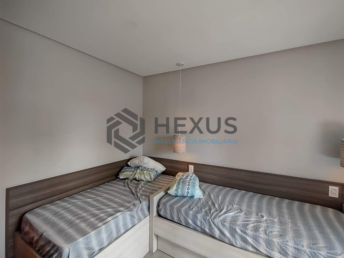 Foto 11 de Apartamento reformado com varanda gourmet vista mar e lazer na Praia da Enseada, Guaruja