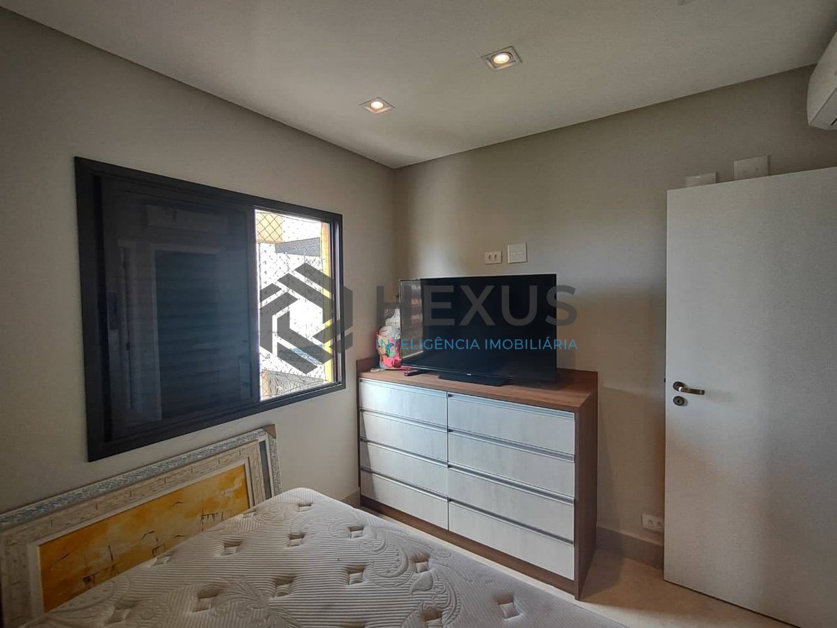 Foto 14 de Apartamento reformado com varanda gourmet vista mar e lazer na Praia da Enseada, Guaruja