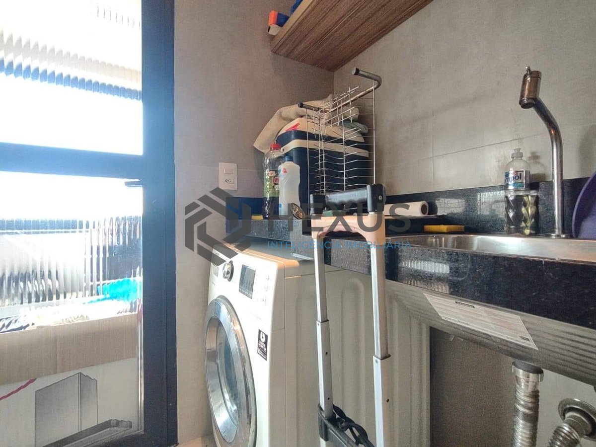 Foto 20 de Apartamento reformado com varanda gourmet vista mar e lazer na Praia da Enseada, Guaruja