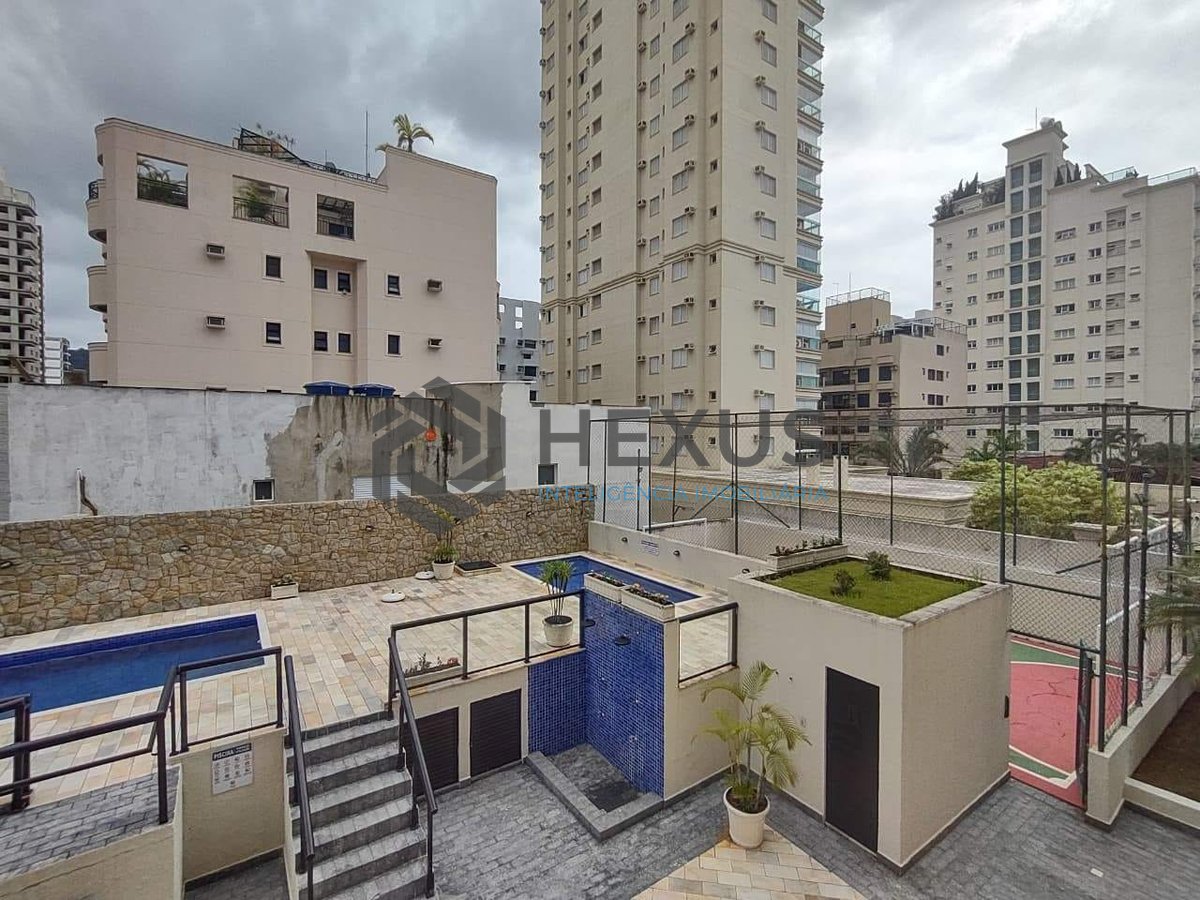 Foto 23 de Apartamento reformado com varanda gourmet vista mar e lazer na Praia da Enseada, Guaruja