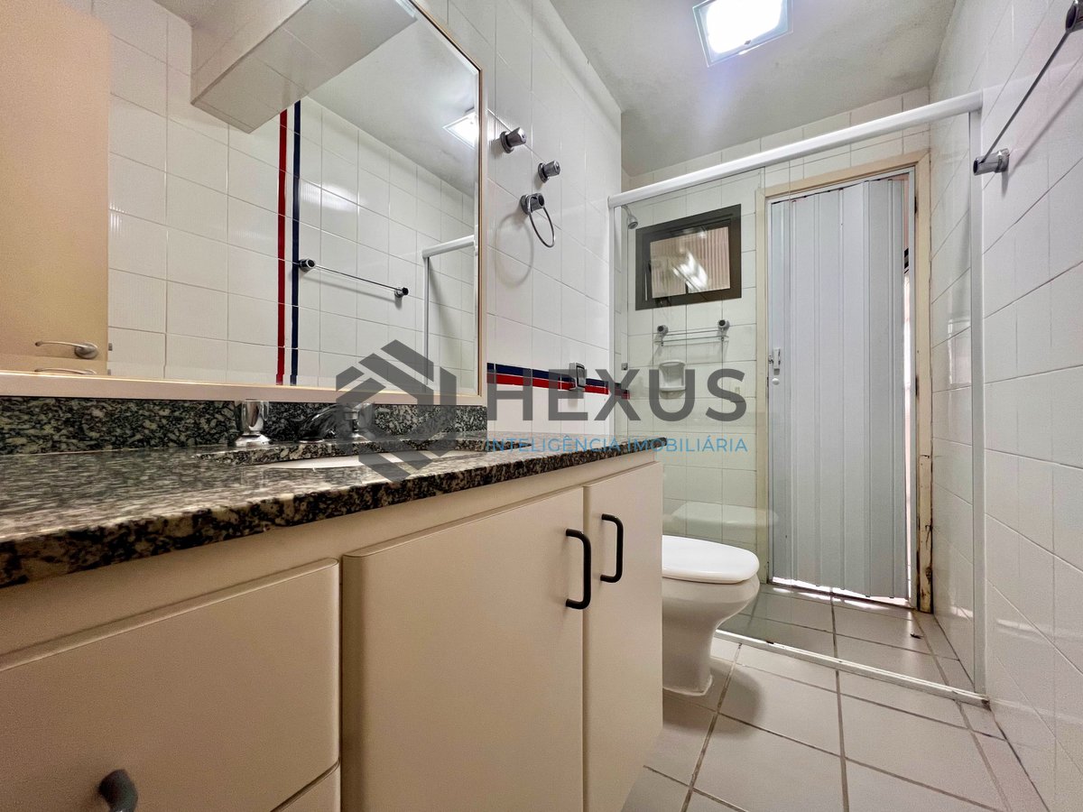 Foto 16 de Apartamento com varanda vista mar e lazer no Morro Sorocotuba, Guaruja