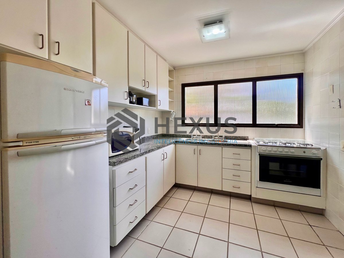 Foto 18 de Apartamento com varanda vista mar e lazer no Morro Sorocotuba, Guaruja