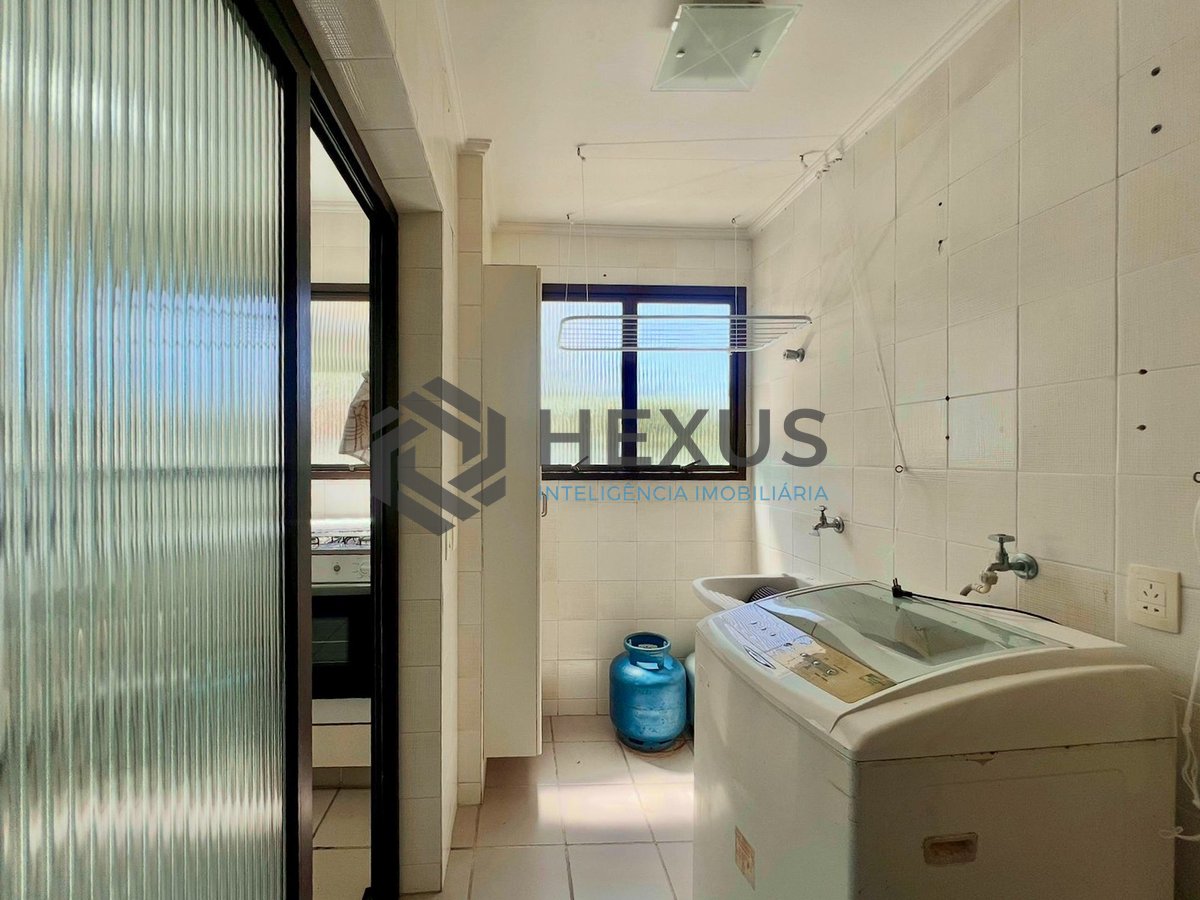 Foto 19 de Apartamento com varanda vista mar e lazer no Morro Sorocotuba, Guaruja