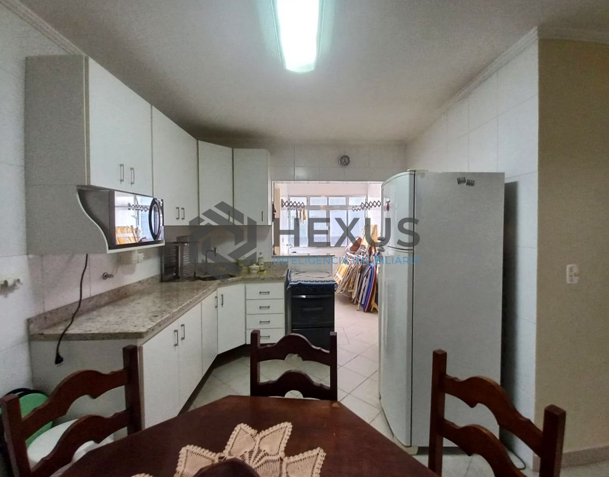Foto 15 de Apartamento com varanda e lazer na Praia das Asturias, Guaruja