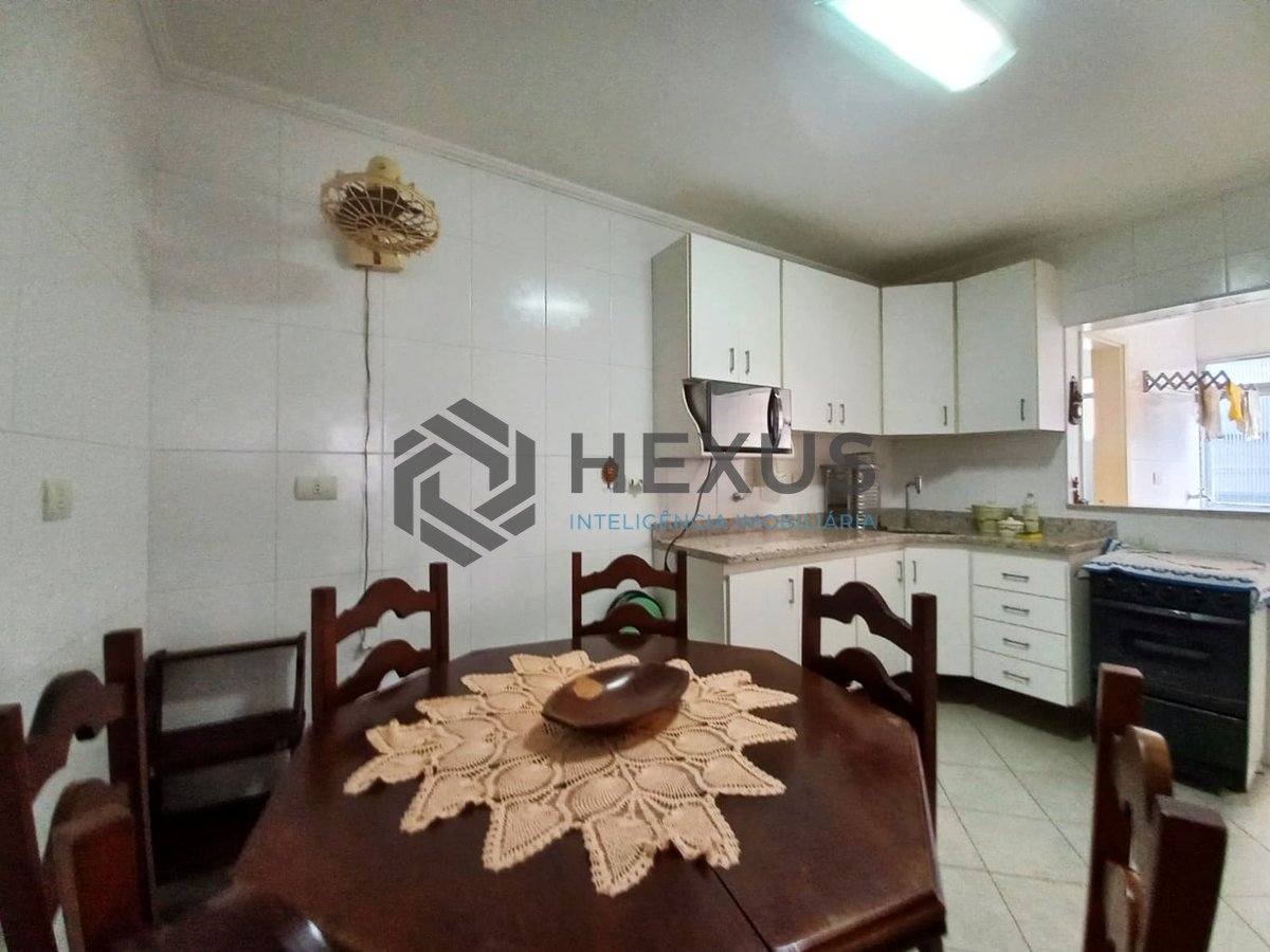 Foto 17 de Apartamento com varanda e lazer na Praia das Asturias, Guaruja