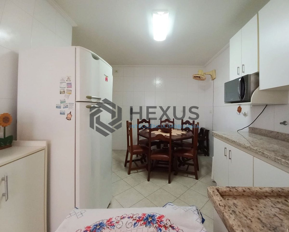 Foto 18 de Apartamento com varanda e lazer na Praia das Asturias, Guaruja