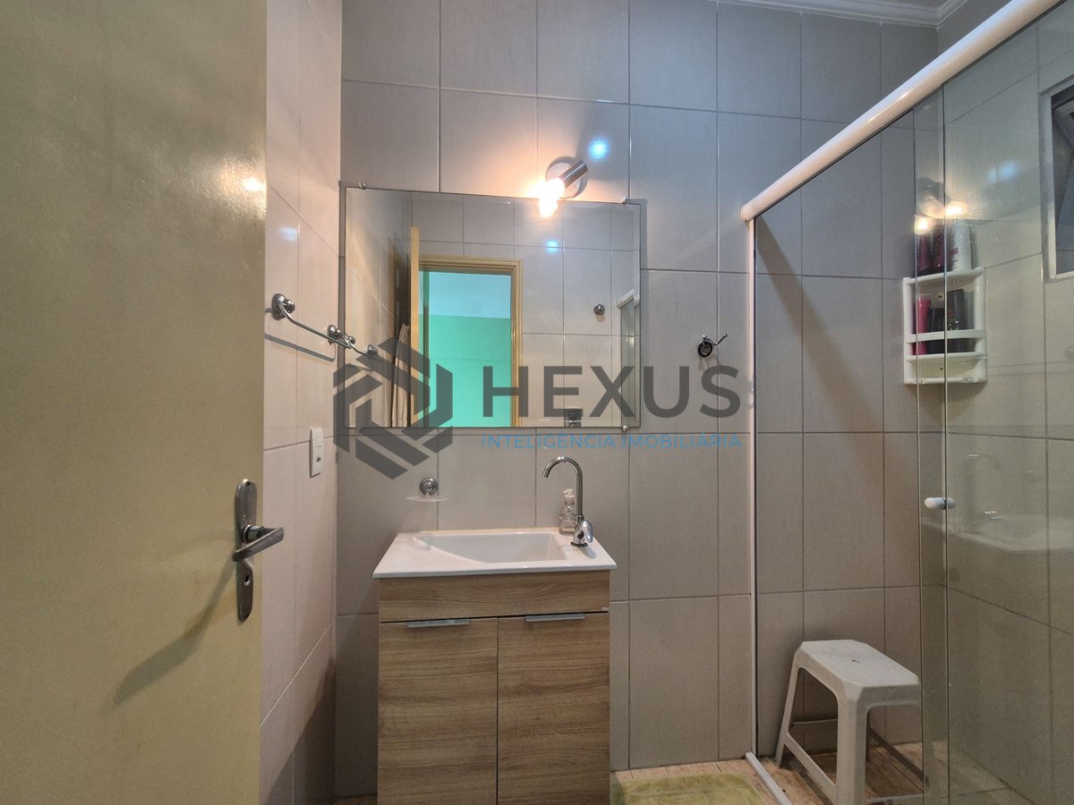 Foto 20 de Apartamento com varanda e vista livre a venda na praia das Asturias, Guaruja