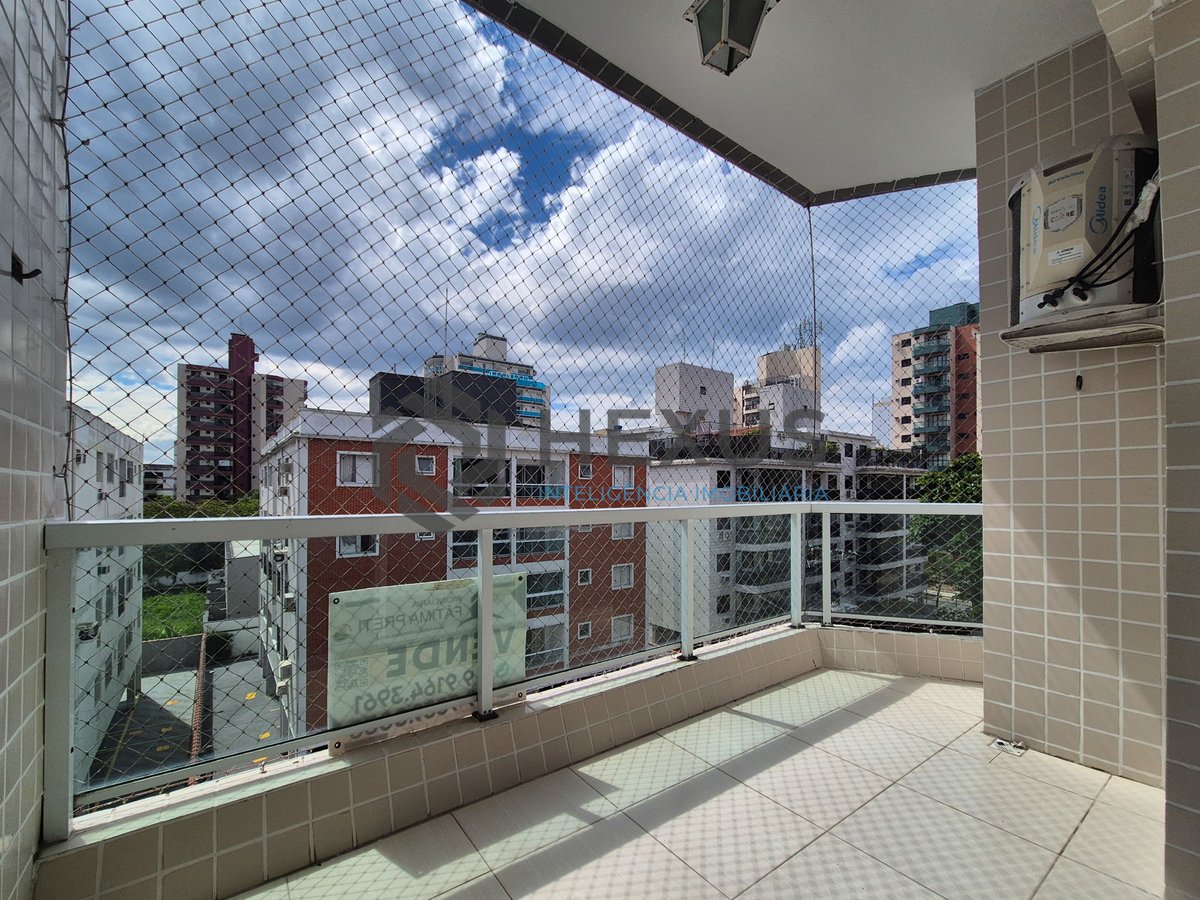 Foto 5 de Apartamento com varanda e vista livre a venda na praia das Asturias, Guaruja