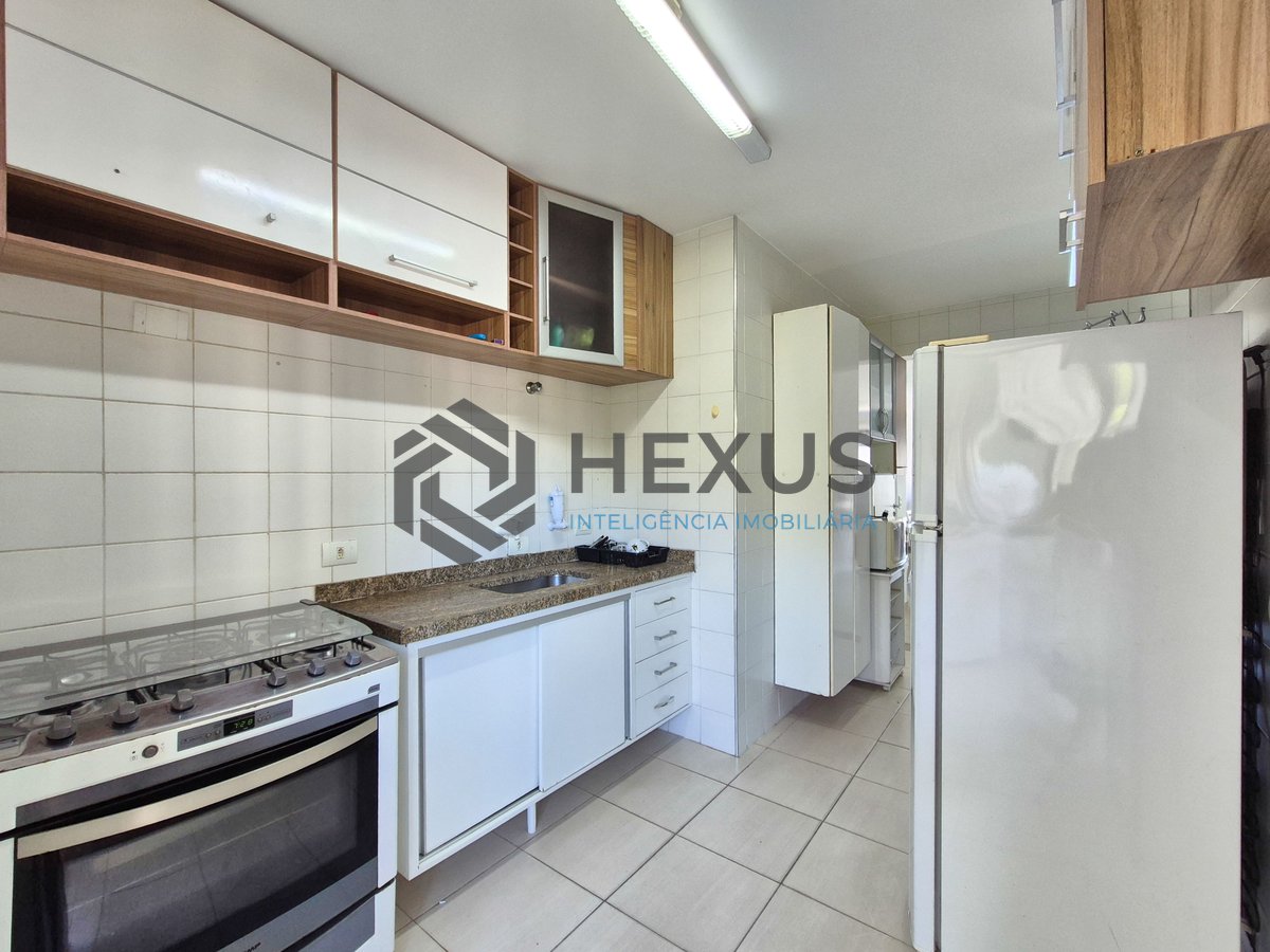 Foto 25 de Apartamento com varanda e lazer na Praia das Pitangueiras, Guaruja