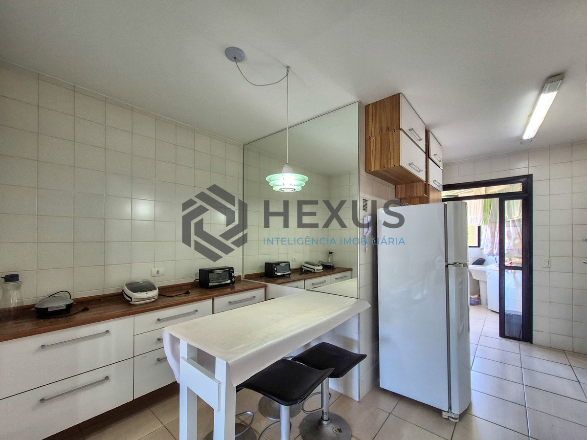 Foto 29 de Apartamento com varanda e lazer na Praia das Pitangueiras, Guaruja