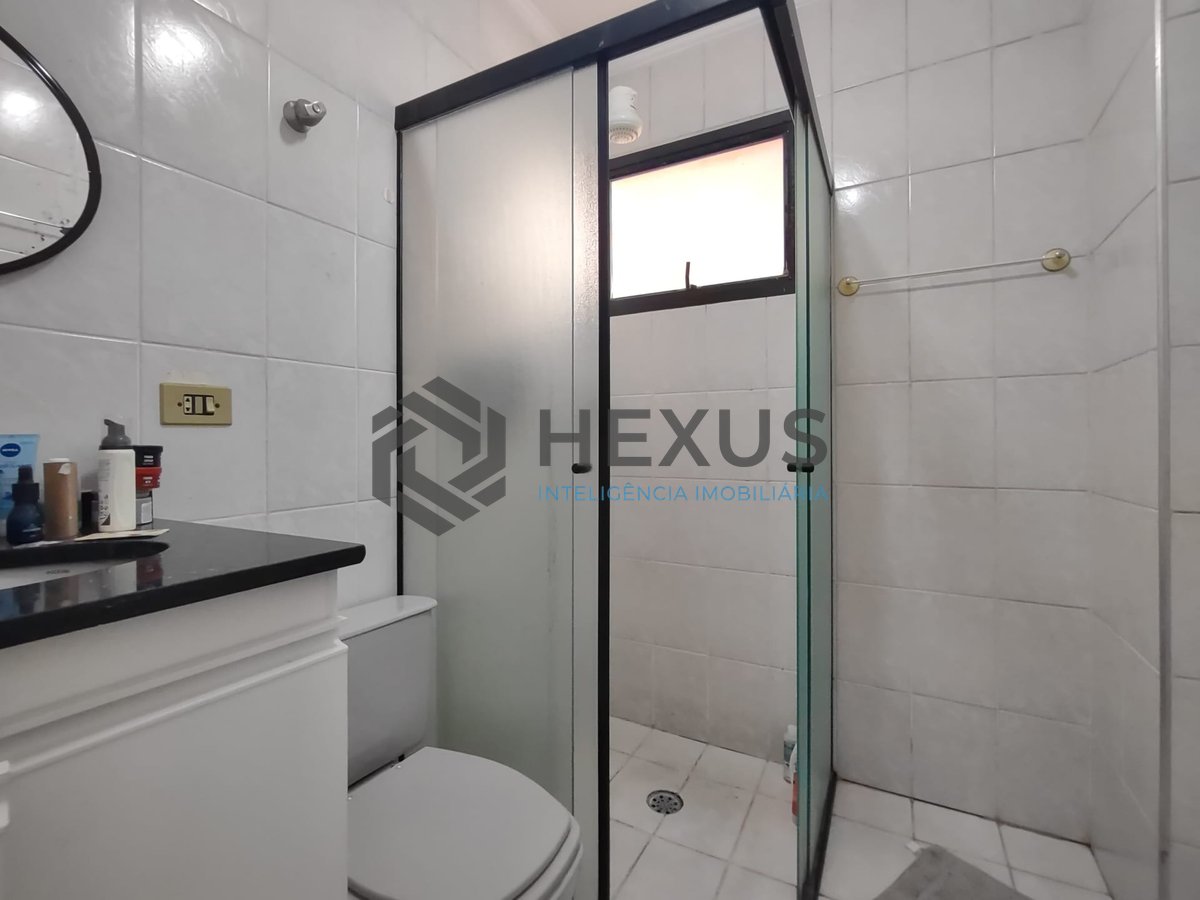 Foto 12 de Apartamento com varanda e lazer na Praia da Enseada, Guaruja