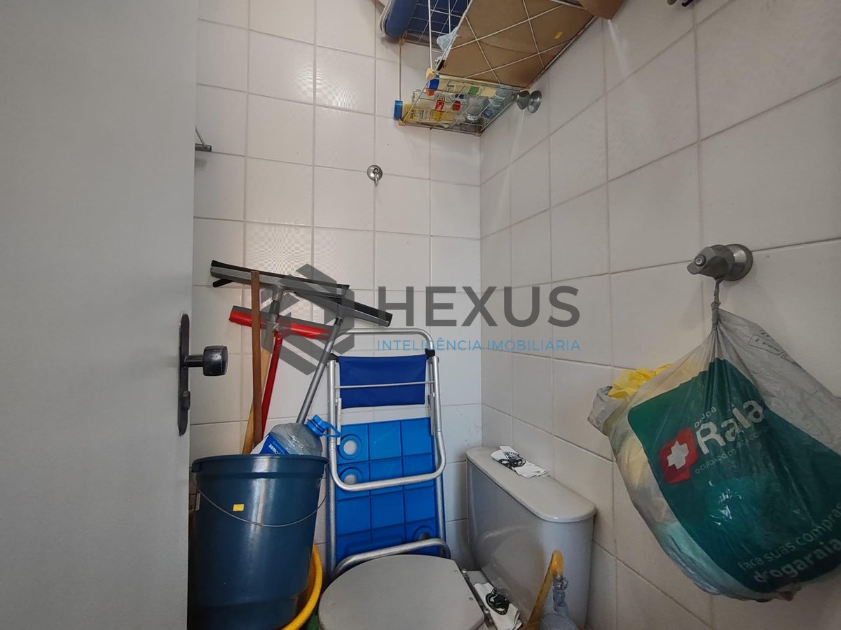 Foto 16 de Apartamento com varanda e lazer na Praia da Enseada, Guaruja