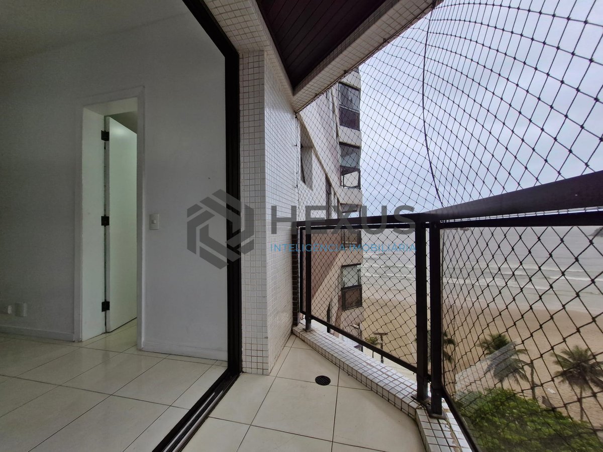 Foto 21 de Apartamento reformado frente mar com varanda vista mar e lazer na Praia das Asturias, Guaruja