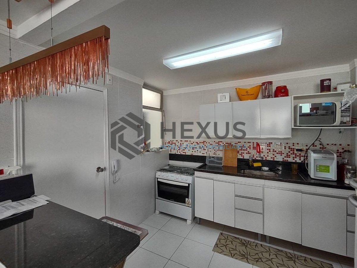 Foto 18 de Apartamento duplex com varanda e lazer na Praia da Enseada, Guaruja