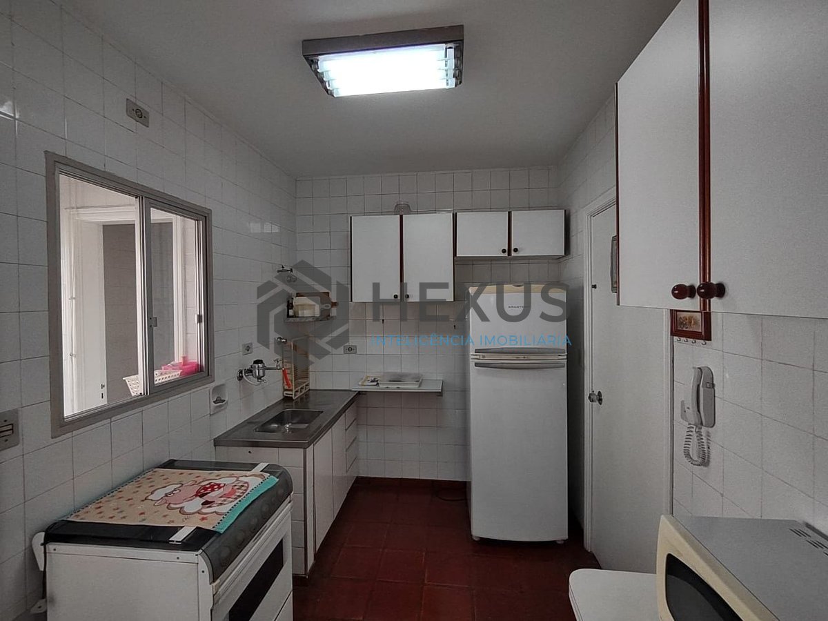 Foto 13 de Apartamento com varanda na Praia da Enseada, Guaruja