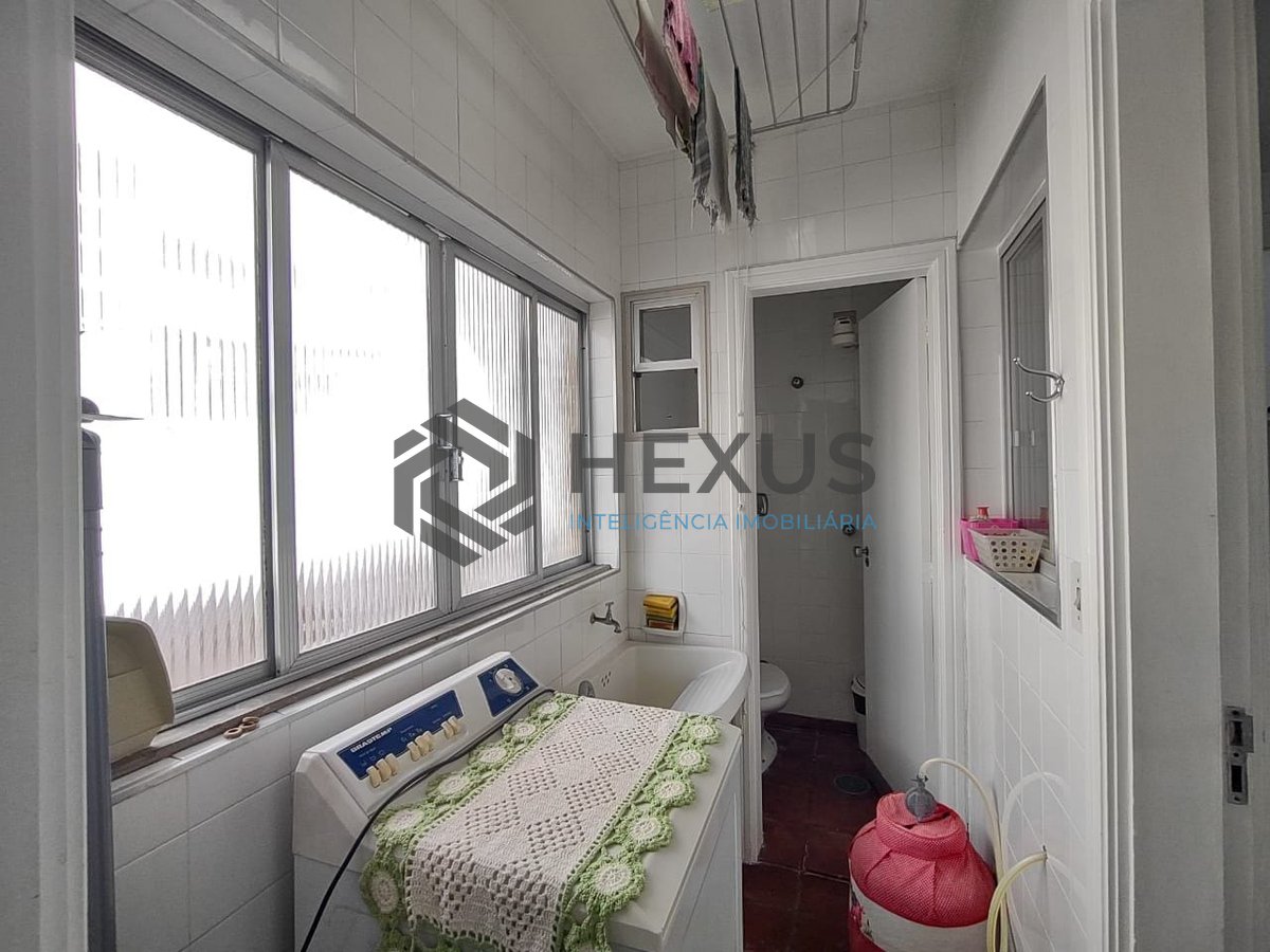 Foto 17 de Apartamento com varanda na Praia da Enseada, Guaruja