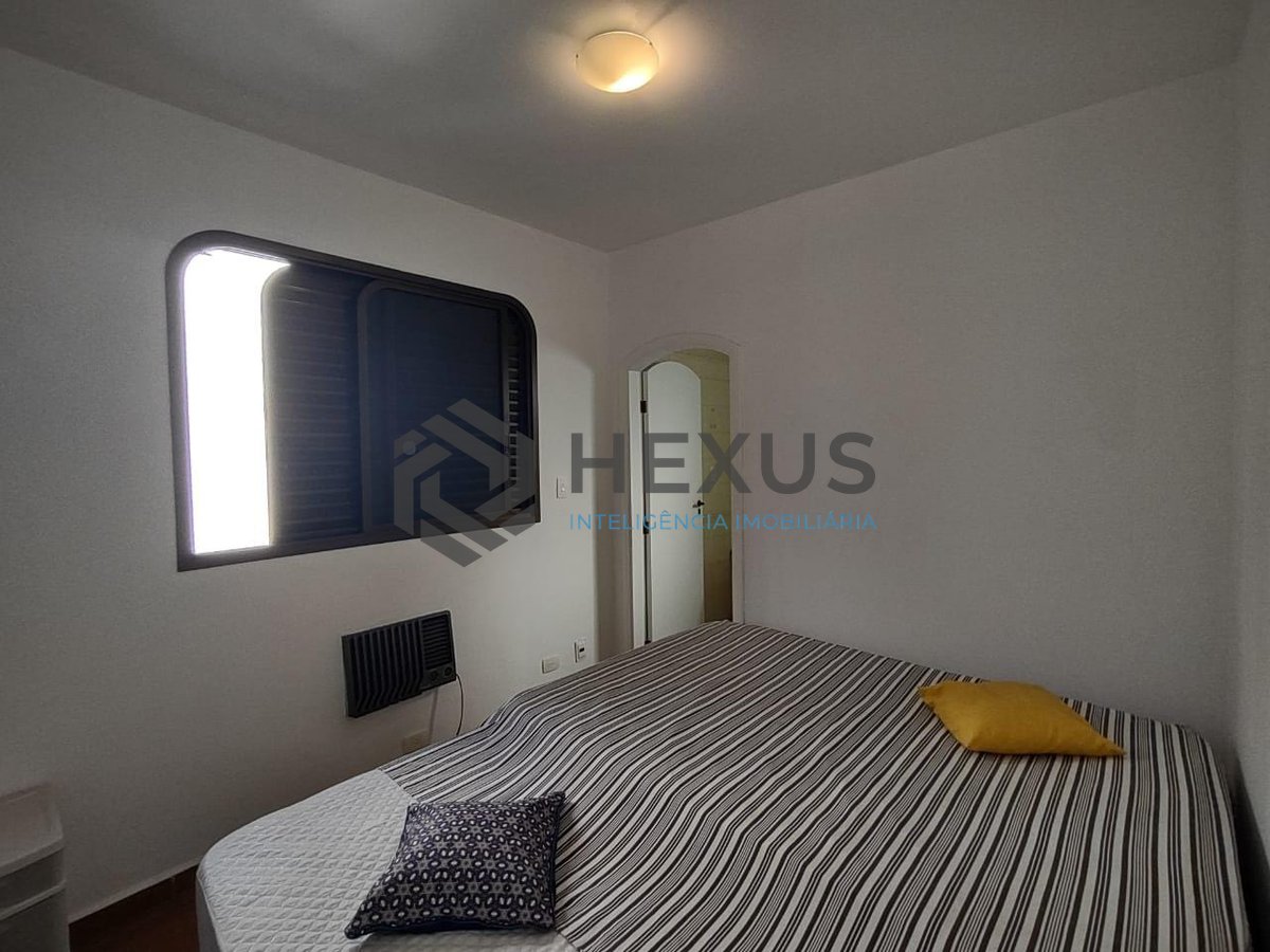 Foto 11 de Apartamento com varanda na região da Brunella na Praia da Enseada, Guaruja