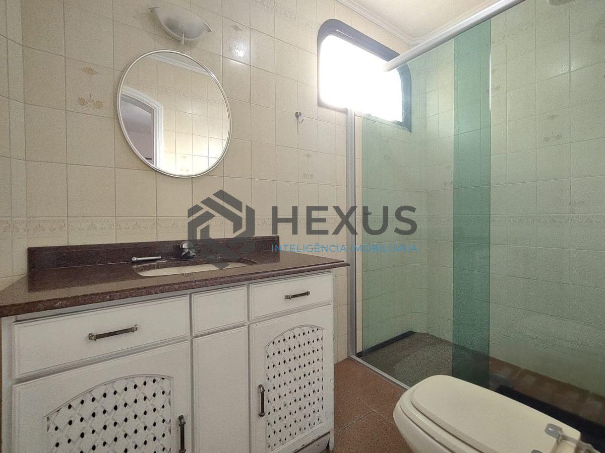 Foto 13 de Apartamento com varanda na região da Brunella na Praia da Enseada, Guaruja