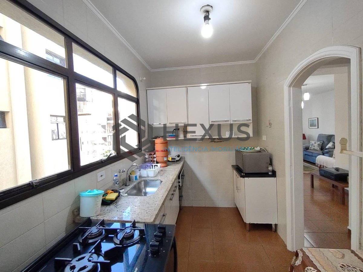 Foto 17 de Apartamento com varanda na região da Brunella na Praia da Enseada, Guaruja